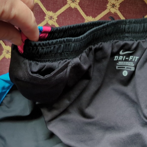SOLD - Nike women’s size small dri-fit running Black, pink and Blue shorts - Picture 5 of 10